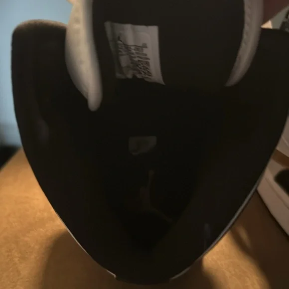 Men’s Jordan 1 size 8 - Picture 5 of 7